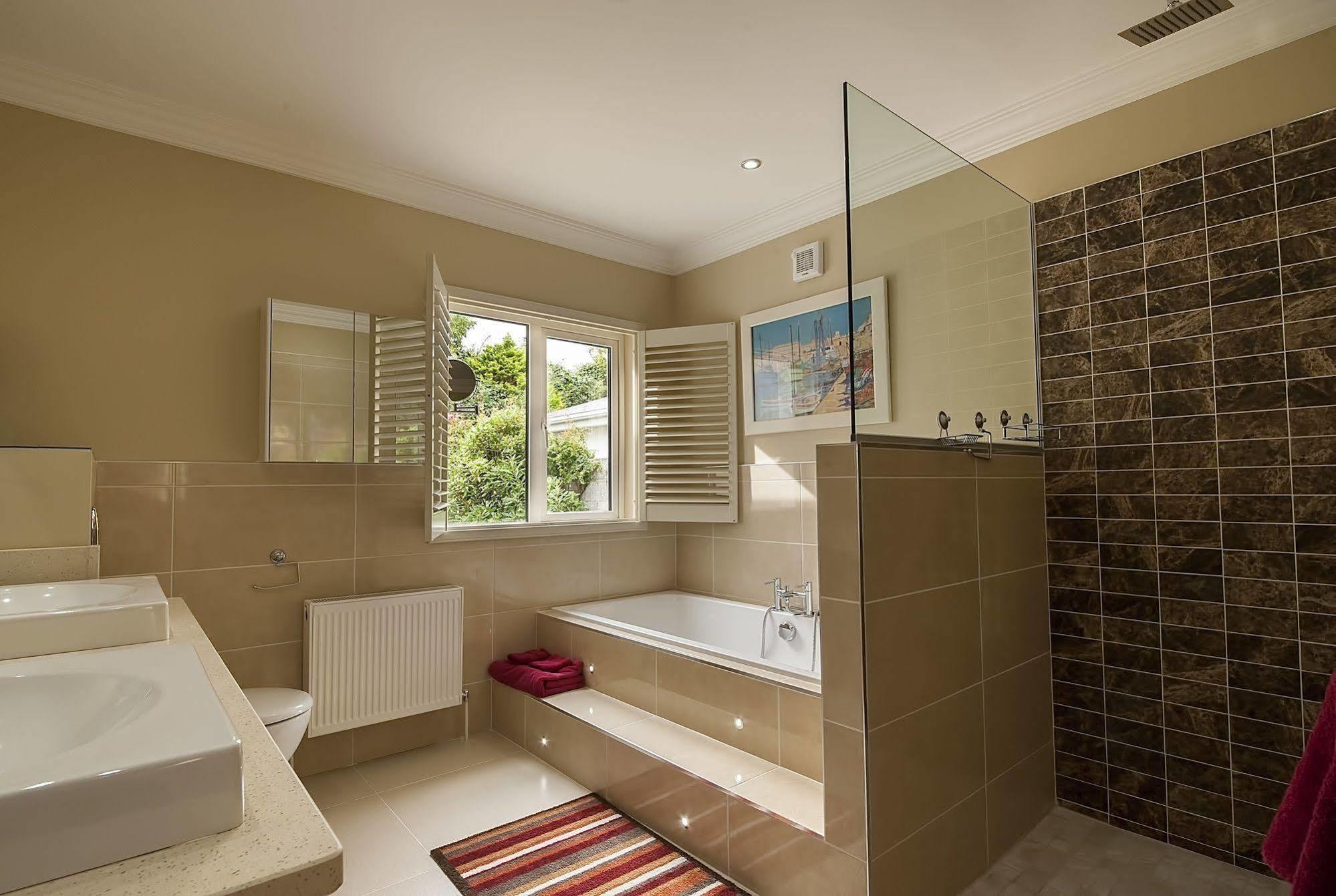 Sea Breeze Lodge B&B Galway Exteriér fotografie
